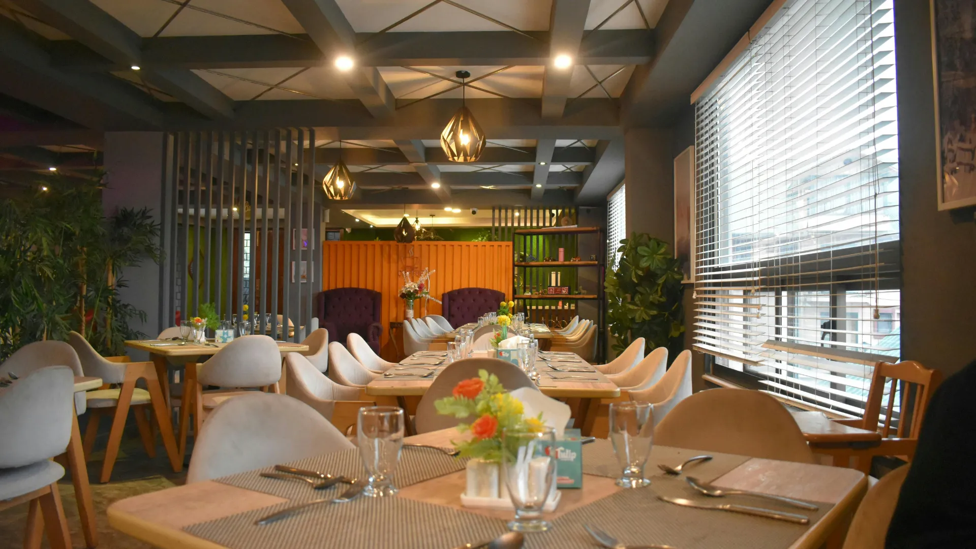 Food Court and Mall Restaurants